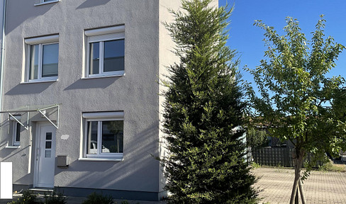 REH in mint condition with fantastic views