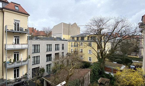 Herzogstr: Renov. 2-Zi-Altbau mit Wohnküche (keine WG)