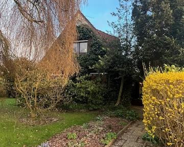 Commission-free two-family house from private owner - a home for families & nature lovers