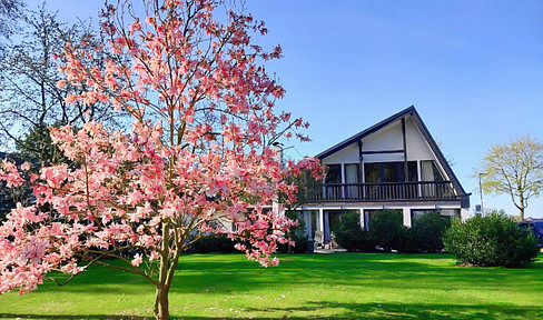 Refurbished 270 m² on 1540 m² - energy self-sufficient!