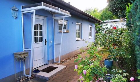 Bungalow-style house