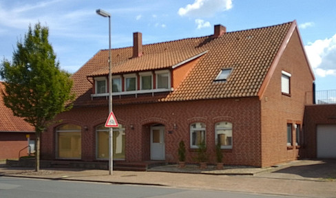 Large residential and commercial building with conservatory, roof terrace, district heating and complete underfloor heating