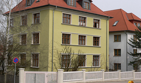 Prestigious four-family house in a quiet residential street in Gotha-West