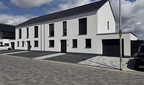 Top modern new build incl. high-quality interior fittings - semi-detached house with garden & efficient heat pump