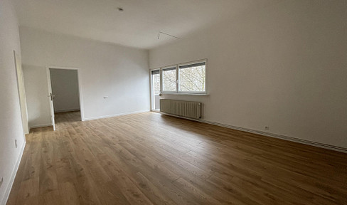 Großzügige 4-Zimmer-Wohnung mit Parkblick und zwei Balkonen in zentraler Lage von Hanau