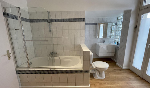 Großzügige 4-Zimmer-Wohnung mit Parkblick und zwei Balkonen in zentraler Lage von Hanau