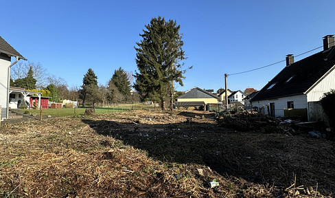 Building plot for sale in Oberbexbach, priced at €99,500.