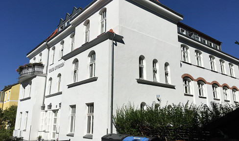 Two beautiful office spaces, with many extras included: meeting room, internet access. Electricity is also included.