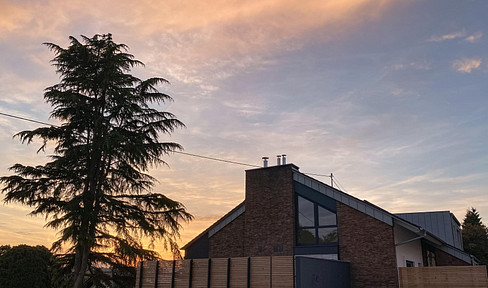 Attractive maisonette - living pleasure with roof loggia and garden