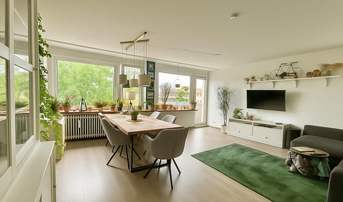 FREE OF PROVISION: Quiet, bright 3-room apartment with 2 balconies on the Rhine - also ideal for investors
