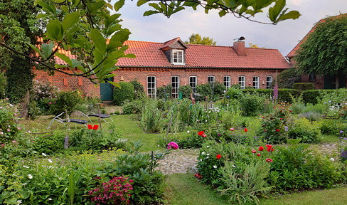 Haus mit Garten im Südkreis, Mitbenutzung großer Beratungs- und Bewegungsraum möglich