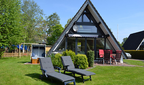 Vacation home with flair on the North Sea for sale privately as an investment or for own use