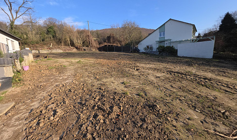 Idyllic plot with positive preliminary building permit in Königswinter!