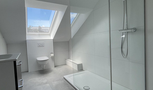 New, bright top floor apartment with new fitted kitchen in Stuttgart - Bad Cannstatt