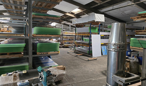 Lager/Produktionshalle mit Büros