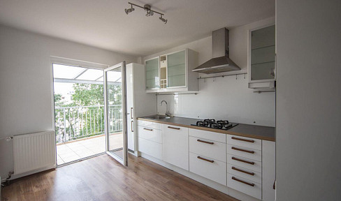 Helle 3-Zimmer-Dachgeschosswohnung mit 2 Balkonen