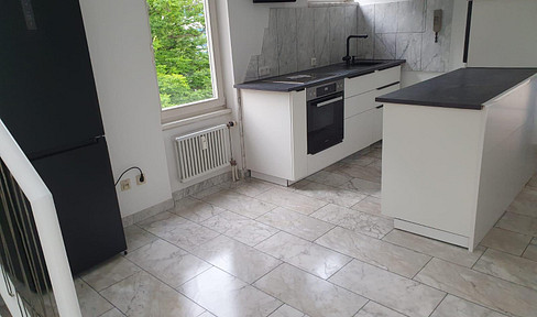 3-storey, extravagant tower apartment with kitchen