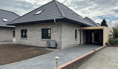Single-family house with carport KfW 40ee with photovoltaics