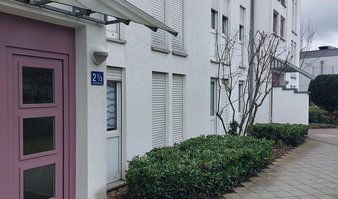 Bright, spacious 2-room apartment with a small sunroom.
