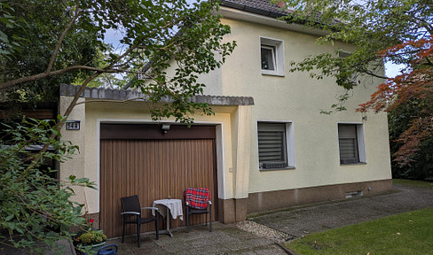 Two-room apartment in 2-family house available immediately