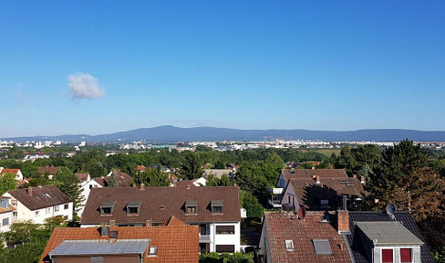 3-room apartment in Frankfurt Eschersheim with a view and swimming pool