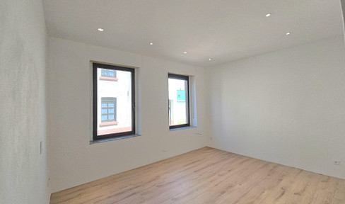 First occupancy after renovation - Beautiful 2-room apartment