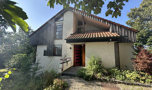 Wunderschönes Architektenhaus im Grünen mit Weitblick – befristet!
