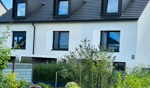 Modern terraced house in an idyllic location - FREE OF PROVISION