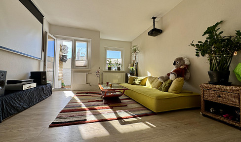 2.5-room top floor apartment with balcony near Spreen (without commission and ready to move in)