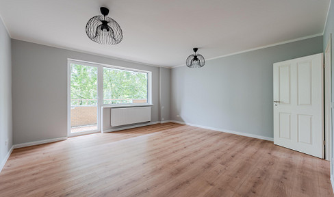 Sale after refurbishment - commission-free 2-room apartment with south-facing balcony - leasehold
