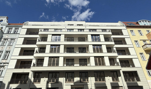 First occupancy & commission-free! Modern commercial unit in Akazienkiez - ideal for practice or office H9-32