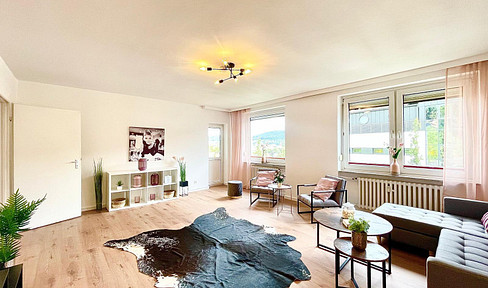 FREE OF PROVISION / 4.5-room apartment to feel good in - oasis of peace with far-reaching views