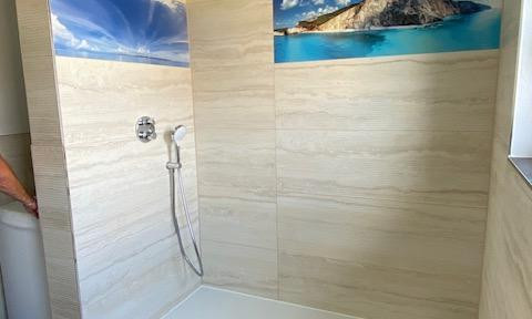 Luxury apartment in Schwabmünchen, 3 ZKB, with new kitchen, full thermal insulation, balcony, new heating, carport