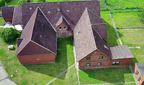 Farm in the countryside with 5 residential units - capital investment or multi-generational living
