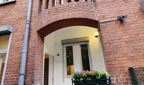 Vintage apartment furnished, temporary, quiet and conveniently located (approx. 20 min. BVG to TU and FU)