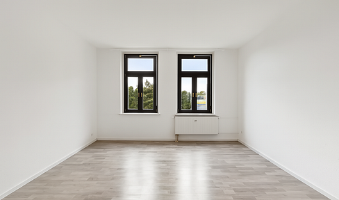 Bright & modern 2-room apartment (61 m²) with high-quality fitted kitchen - available immediately