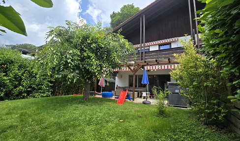 Modernized and spacious DHH in a good residential area - perfectly located between nature and city