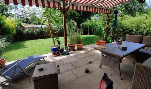 Modernisierte Wohlfühl-DHH mit viel Platz für die ganze Familie in guter Lage (provisionsfrei)