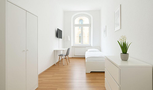 Affordable fully-furnished room (13 sqm) in shared flat for 3 people - with high-speed Internet & TV!