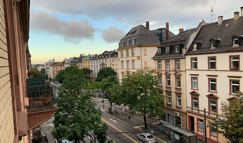 ALL INCLUSIVE! Large furnished 2-room apartment directly on Friedberger Platz