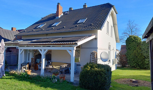 Old villa, living area 150 m², plot. 769 m², 6.5 rooms, close to the Baltic Sea