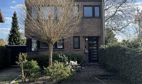Idyllic and spacious detached house