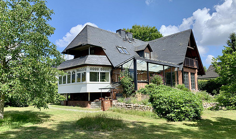 Exceptional detached house on a spacious plot
