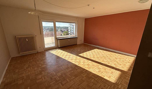 Fully renovated 2-room apartment with 2 balconies, skyline view and fitted kitchen in Maintal