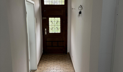 Commission-free, renovated, detached house from 1908 with 4 rooms in Bergheim
