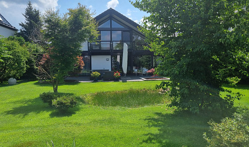 Exclusive detached house in a quiet urban location