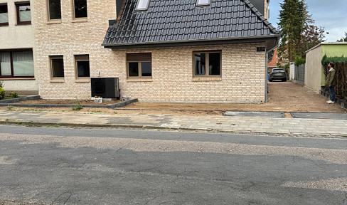 New build 4-room with terrace in modern DHH (KfW 40 EE) - high-quality fittings - 2.75 m DH