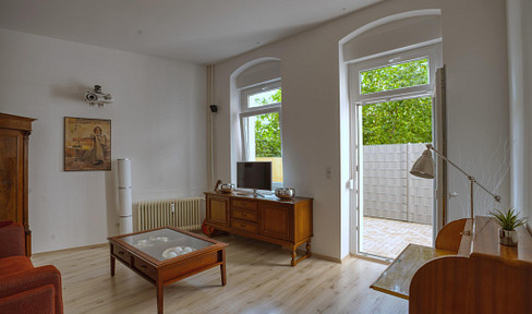 City apartment with terrace near Ku'damm - completely renovated, ready to move in & commission-free