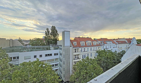 Refurbished apartment with far-reaching views on Kurfürstendamm