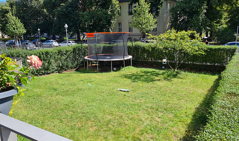 Dream garden apartment in Westend with 164m2 garden and 21.05m2 terrace for rent commission-free
